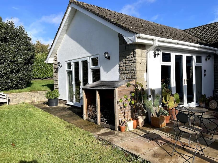 Karinya Suite Llanvaches 外观 照片